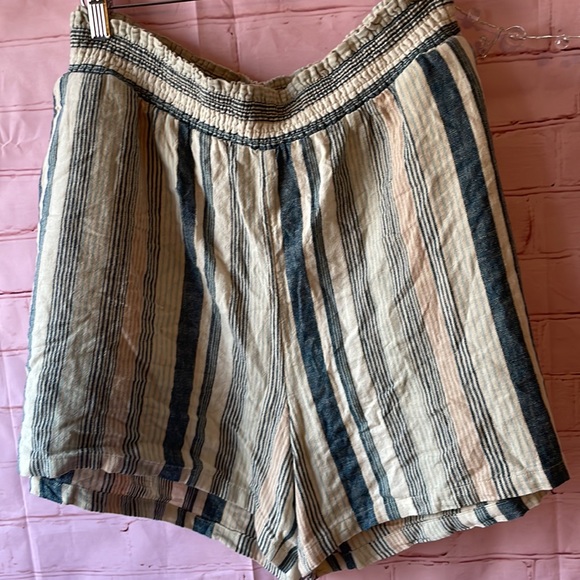 Universal Thread Shorts - Picture 2 of 5